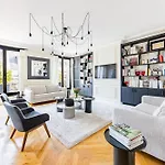 Montaigne Champs-Elysées