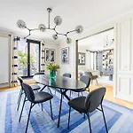 Montaigne Champs-Elysées
